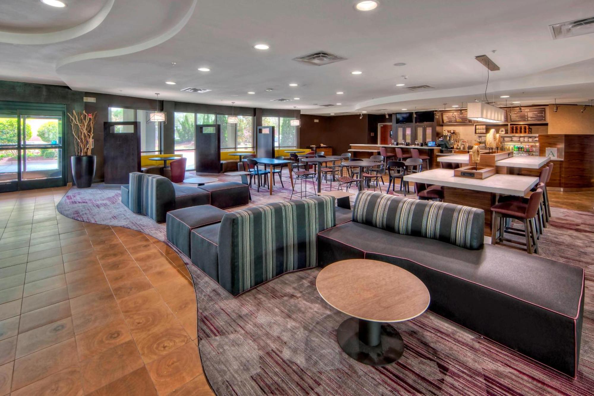 Courtyard By Marriott Memphis Southaven Hotel Exterior photo