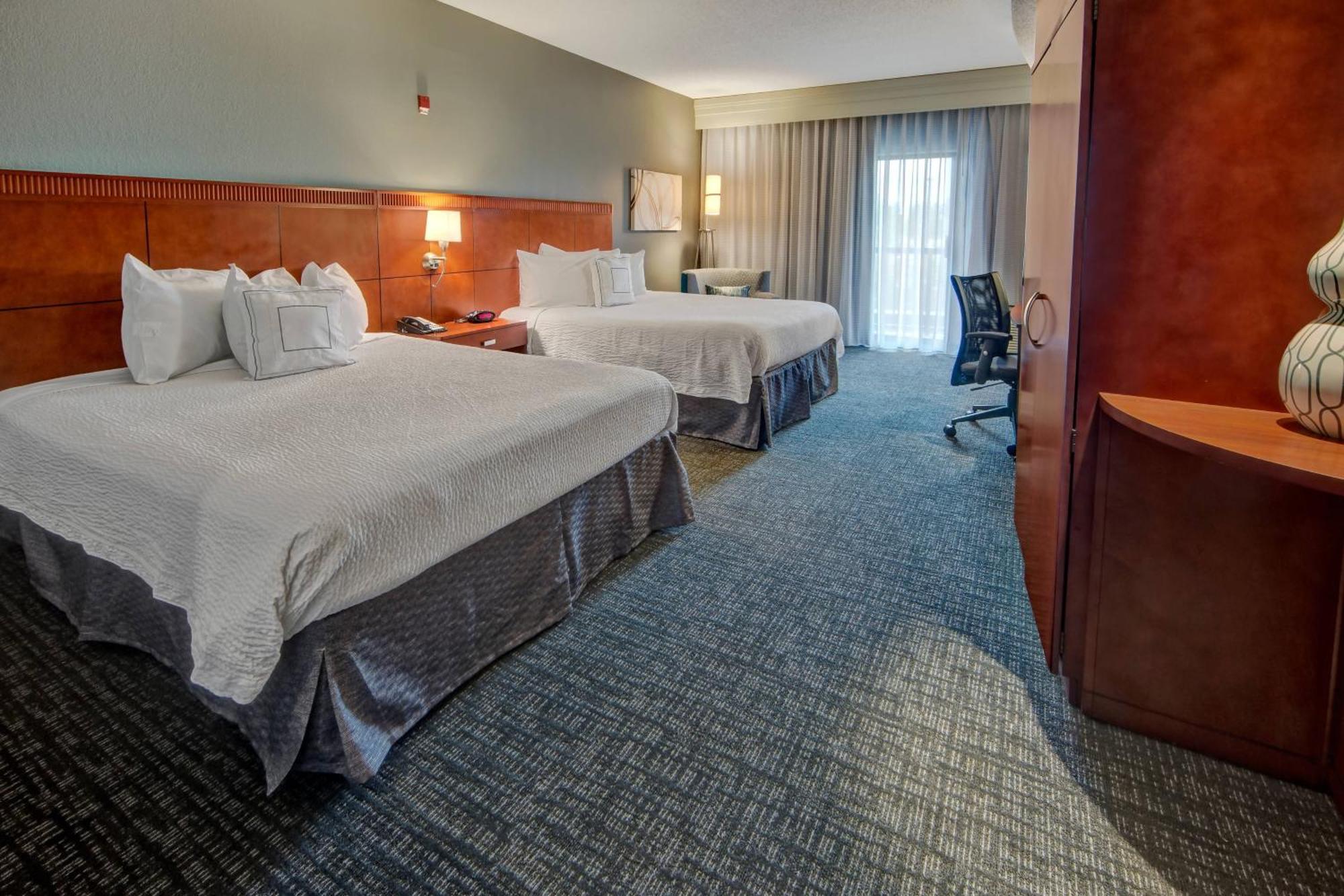 Courtyard By Marriott Memphis Southaven Hotel Exterior photo