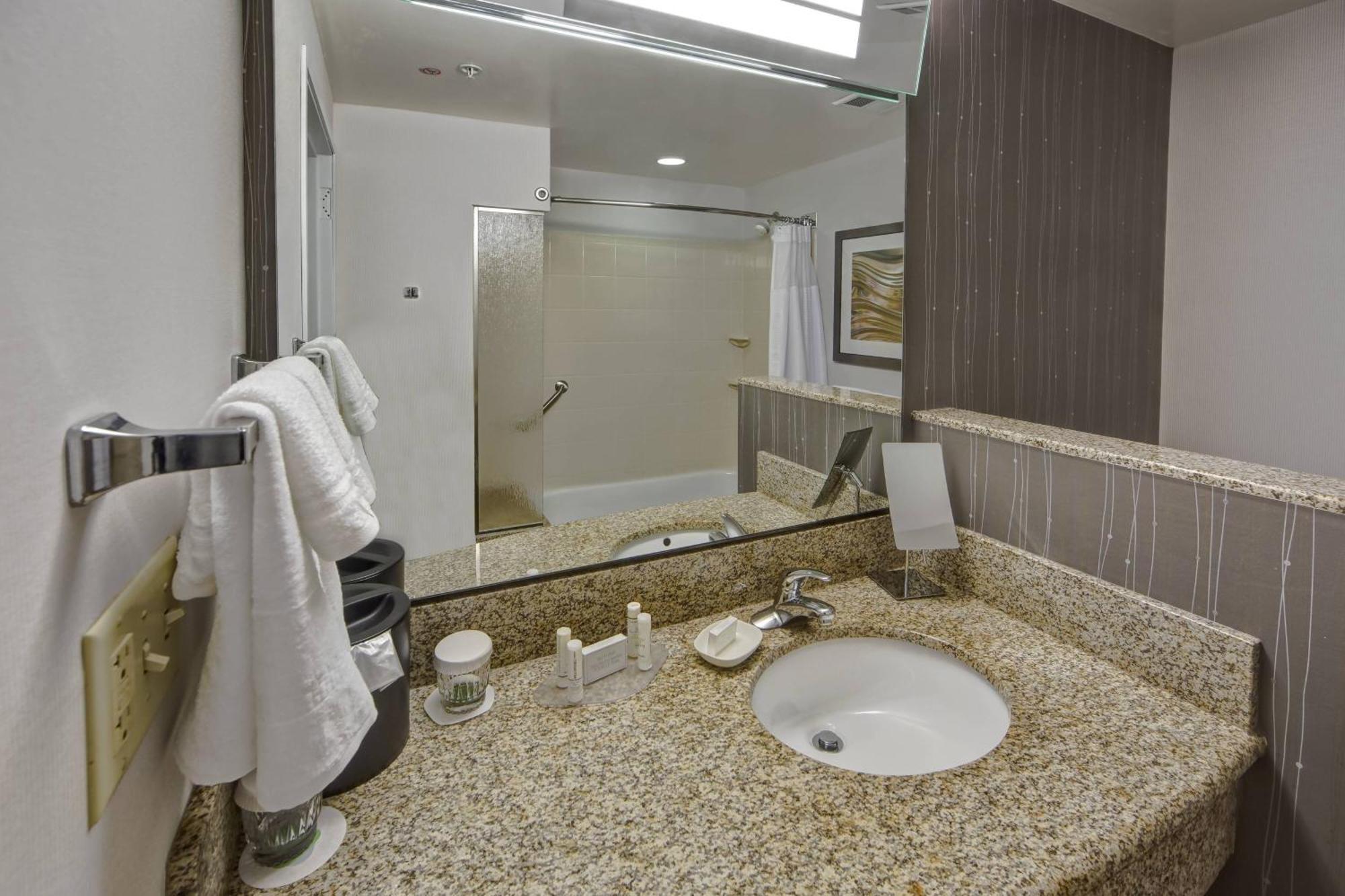 Courtyard By Marriott Memphis Southaven Hotel Exterior photo